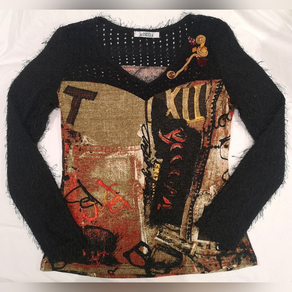 Vitrine sweater.